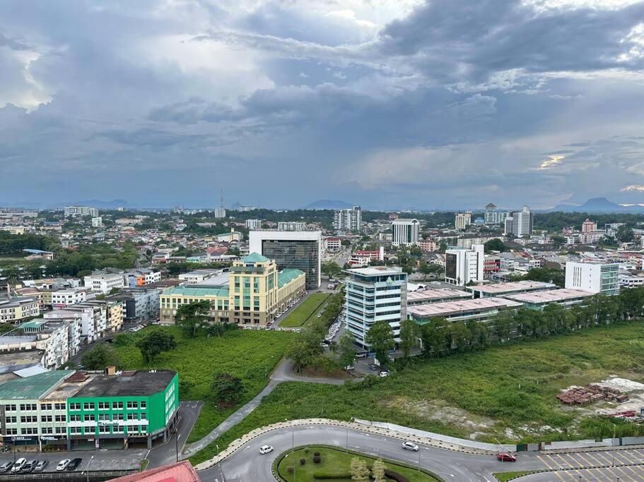 Central Located Place At Riverine Apartment Kuching Exterior photo