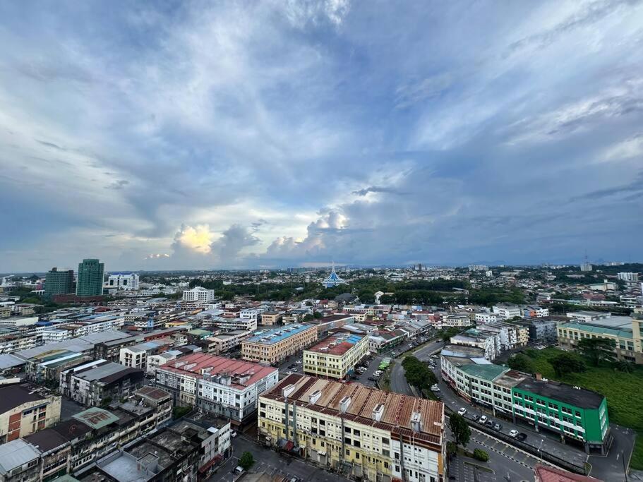 Central Located Place At Riverine Apartment Kuching Exterior photo